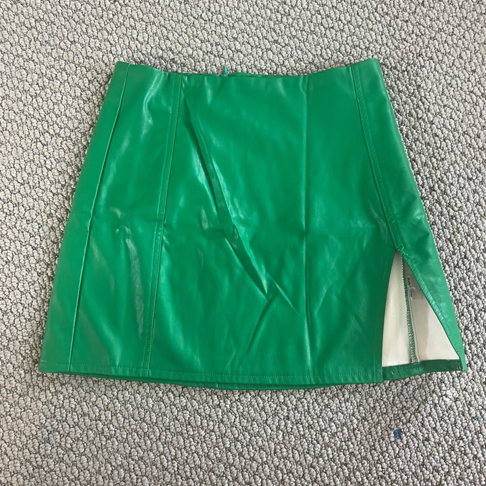 Princess Polly Emerald Green Leather ish Skirt size 4 women’s